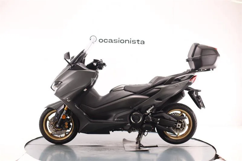 Yamaha TMAX 560 – Vista 4