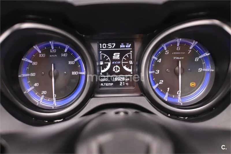 Yamaha TMAX 560 – Vista 5