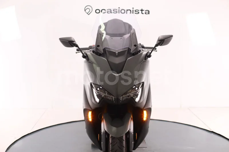 Yamaha TMAX 560 - Vista 10