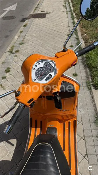 Vespa GTS SuperSport 300 - Vista 8