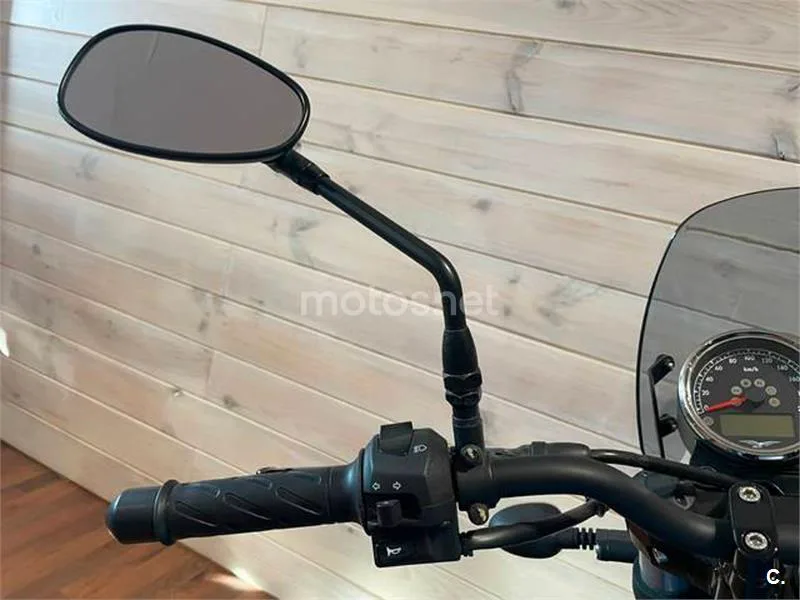 Moto Guzzi V7 III – Vista 11