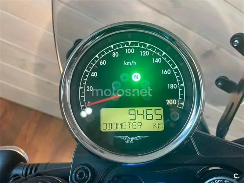 Moto Guzzi V7 III – Vista 13