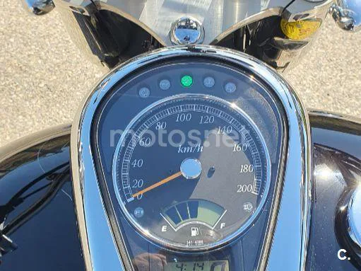Suzuki Intruder C800 – Vista 4