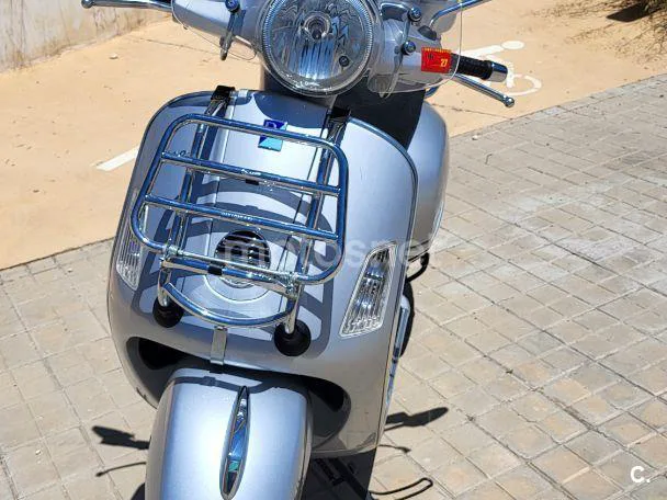 Vespa GTS 250 – Vista 6
