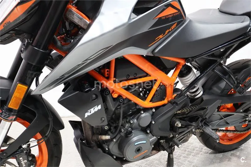 KTM 390 – Vista 13