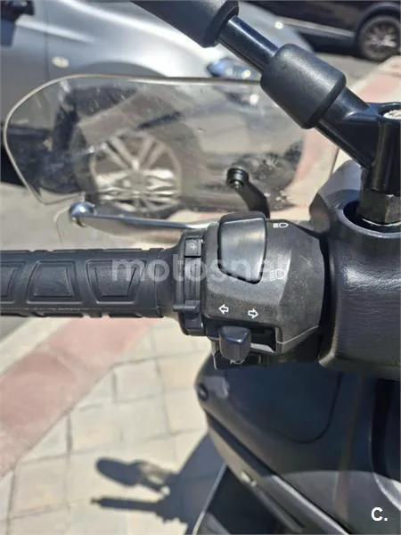 Suzuki Burgman 200 – Vista 9