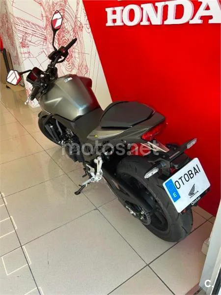 Honda CB 750 Hornet – Vista 9