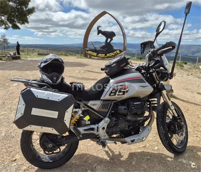 Moto Guzzi V85 TT – Vista 3
