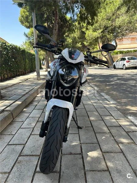 Ducati Monster – Vista 5