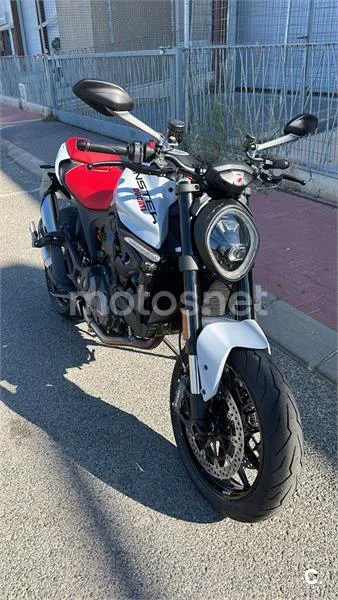 Ducati Monster – Vista 8