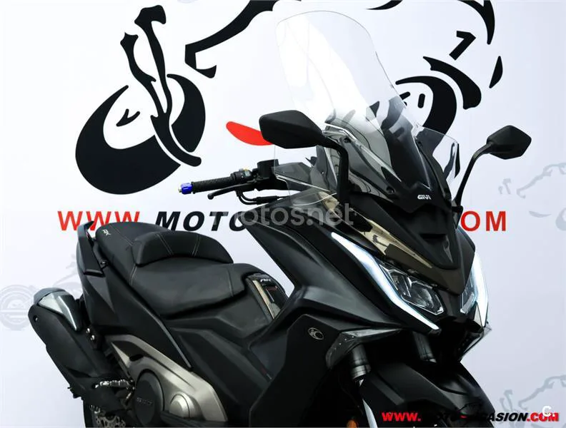 Kymco AK 550 – Vista 4