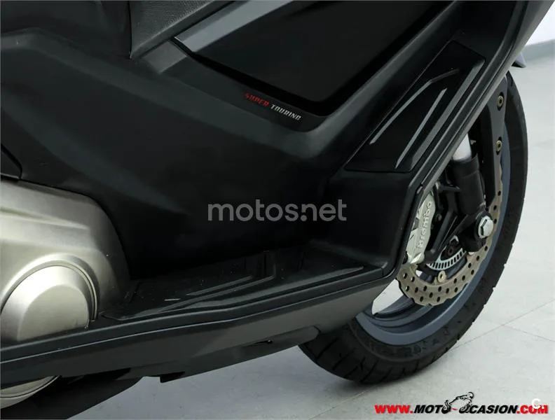 Kymco AK 550 – Vista 5