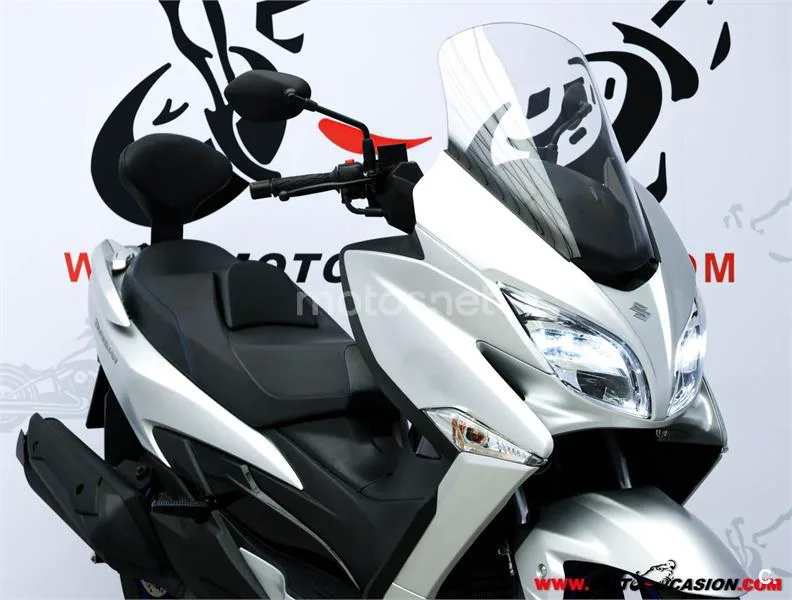 Suzuki Burgman 400 – Vista 4