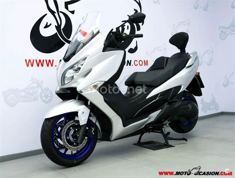 Suzuki Burgman 400 – Vista 8