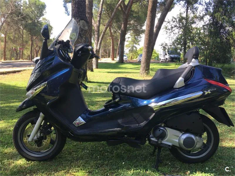 Piaggio X EVO 250 – Vista 3
