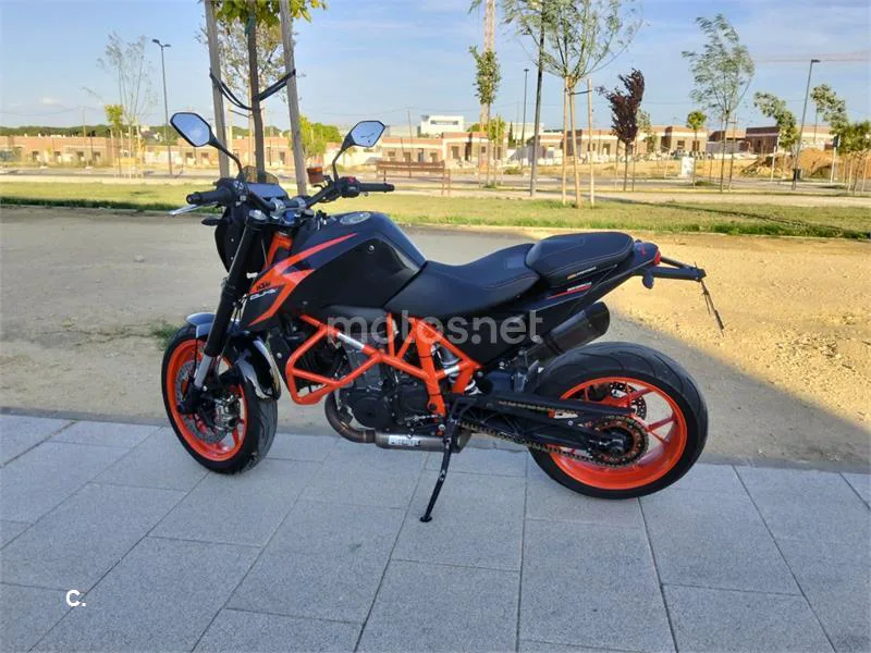 KTM 690 Duke – Vista 6