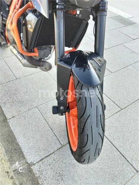 KTM 690 Duke – Vista 10