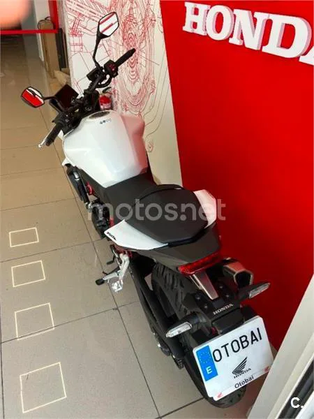 Honda CB 750 Hornet – Vista 8