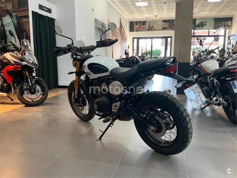 Triumph Scrambler 400 XC – Vista 3