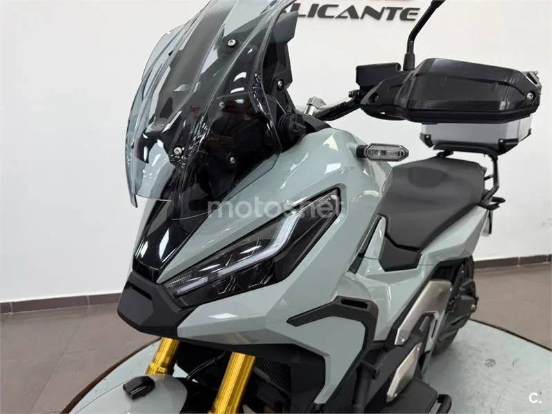 Honda X-ADV – Vista 15
