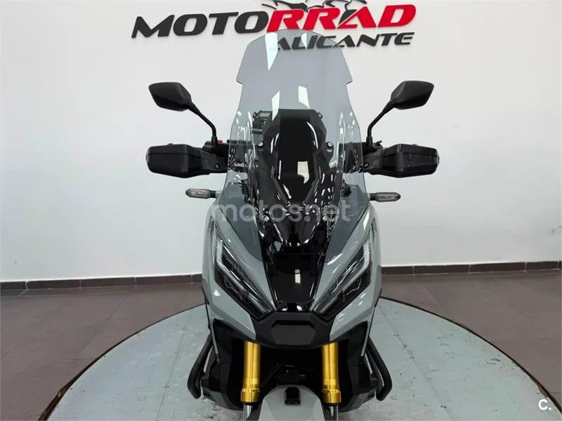 Honda X-ADV – Vista 17