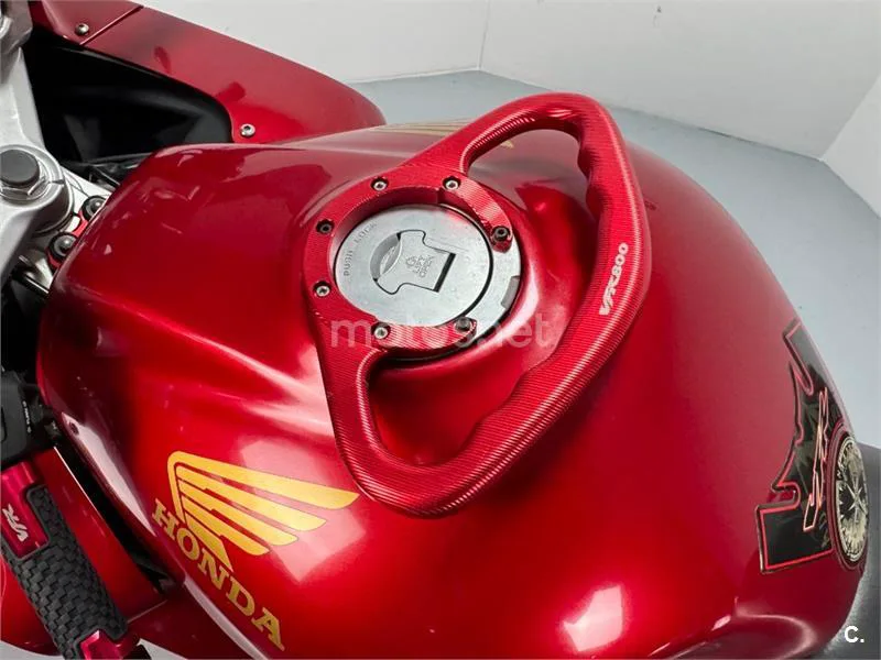 Honda VFR 800 – Vista 12