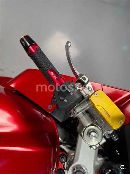 Honda VFR 800 – Vista 13