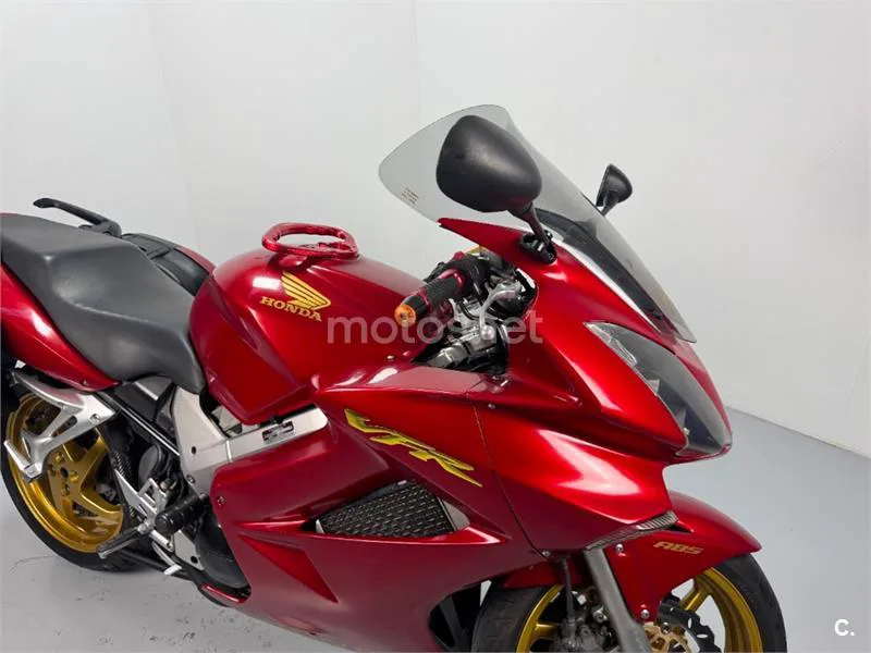 Honda VFR 800 – Vista 15