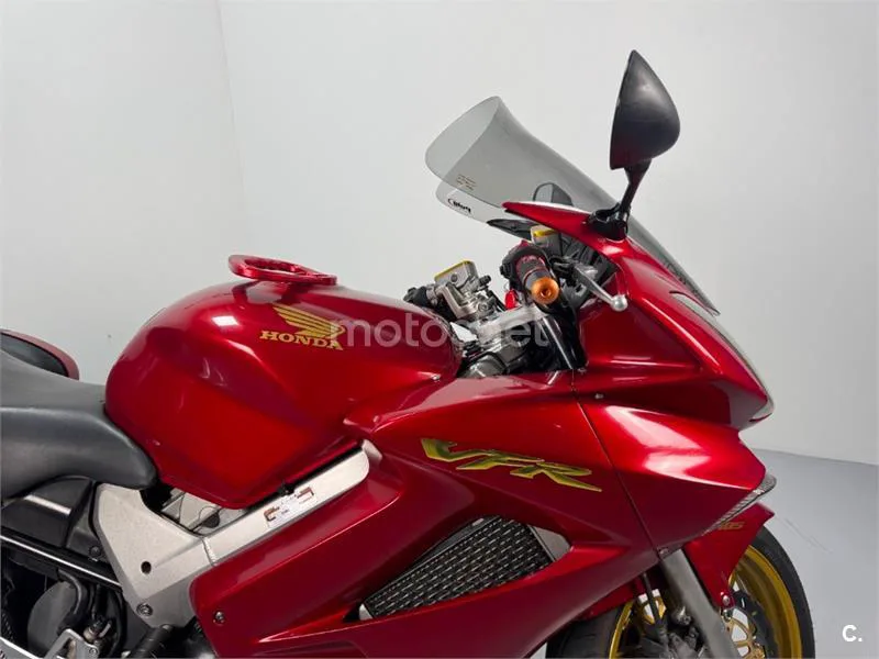 Honda VFR 800 – Vista 17