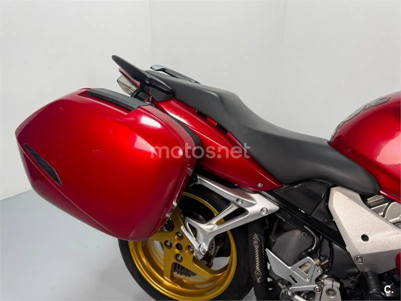 Honda VFR 800 – Vista 19