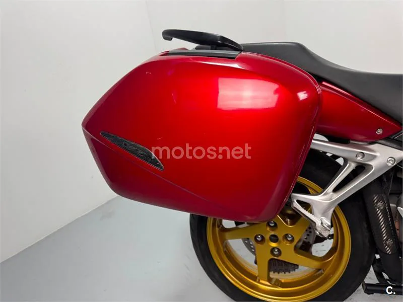 Honda VFR 800 – Vista 22