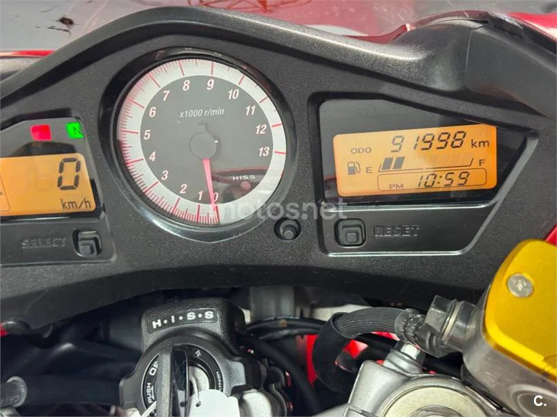 Honda VFR 800 – Vista 23