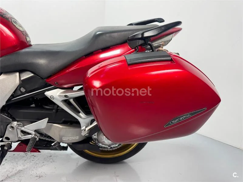 Honda VFR 800 – Vista 10