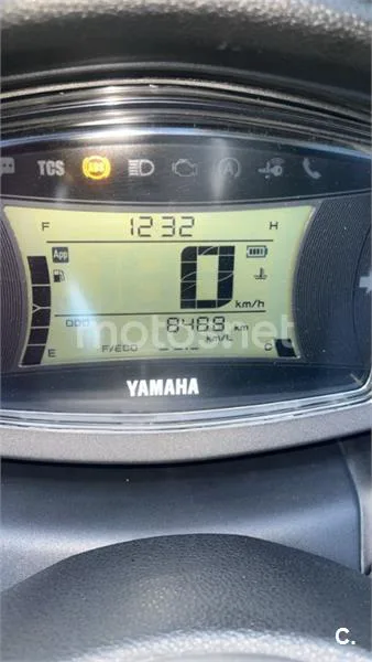 Yamaha NMAX – Vista 4