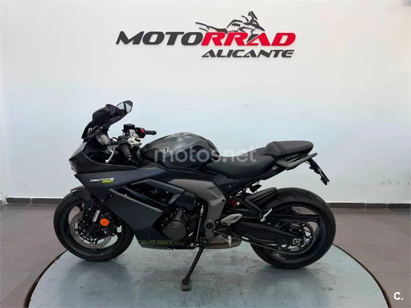 Triumph Daytona 660 7750 € 2025 Alicante - 2