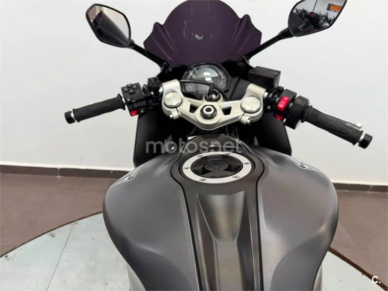 Triumph Daytona 660 – Vista 11
