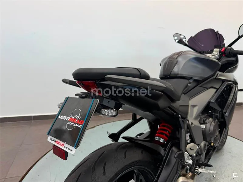 Triumph Daytona 660 – Vista 6