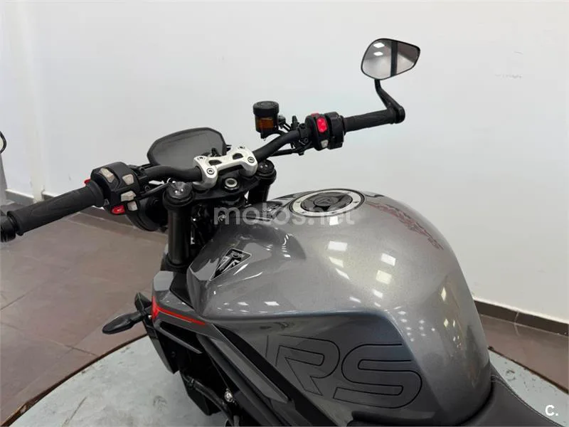 Triumph Street Triple 765 – Vista 13