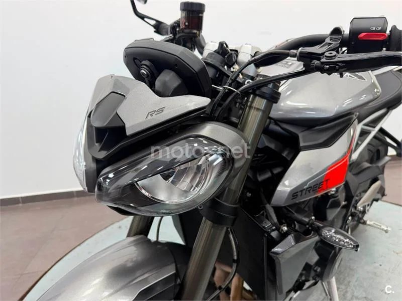 Triumph Street Triple 765 – Vista 18