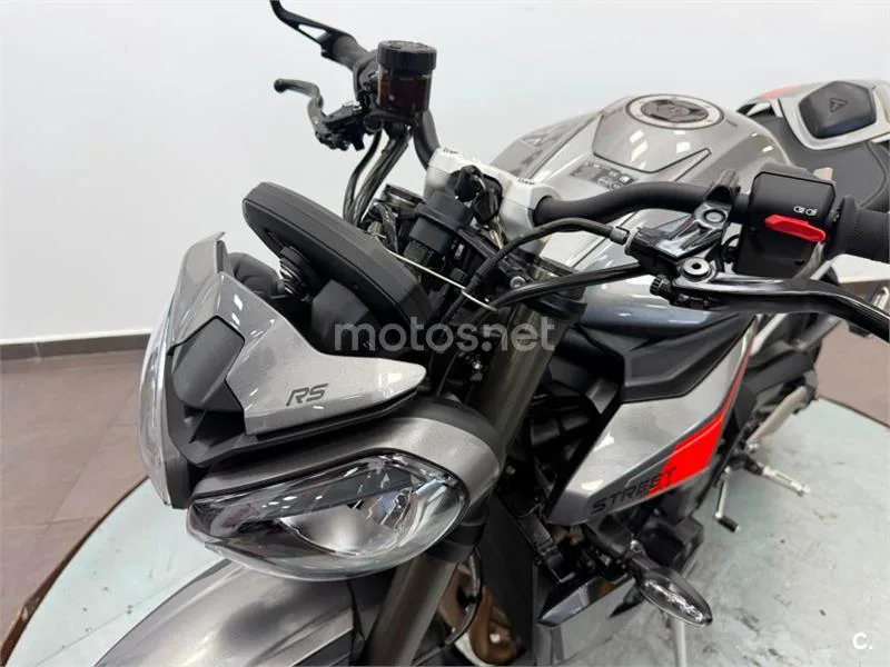 Triumph Street Triple 765 – Vista 19