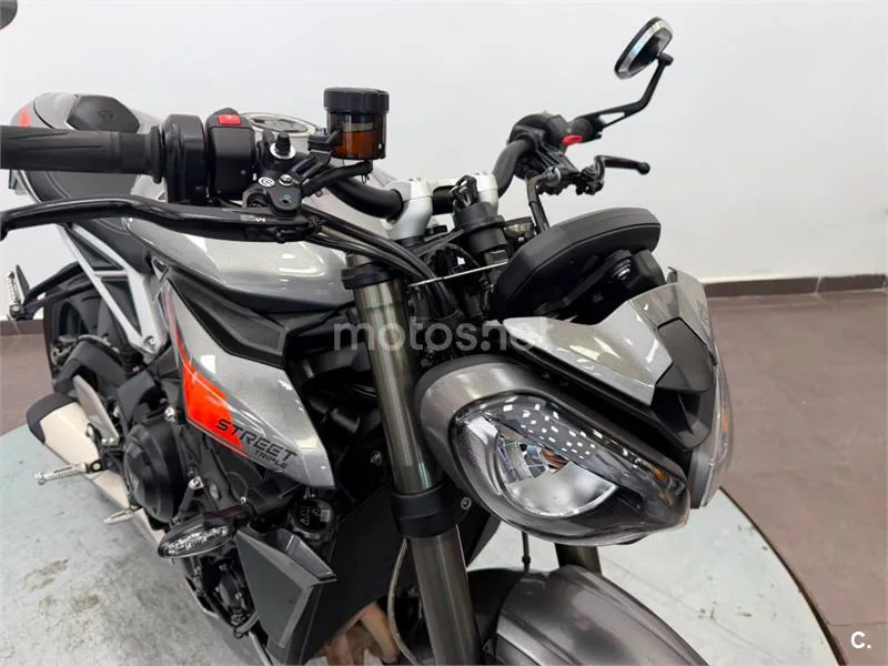 Triumph Street Triple 765 – Vista 21