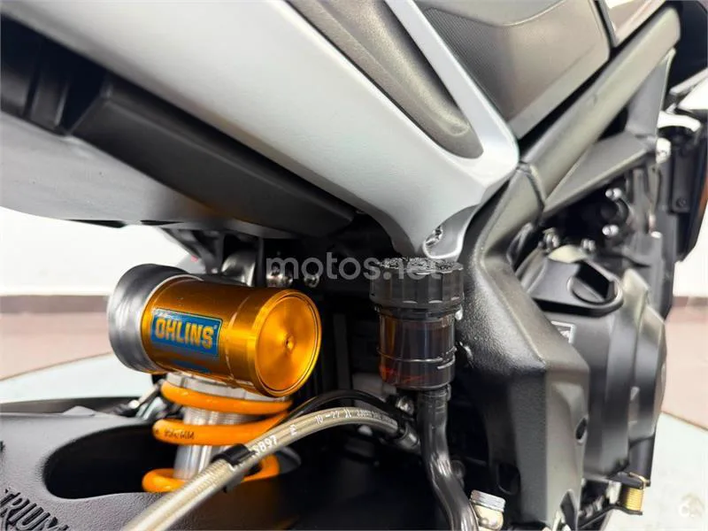 Triumph Street Triple 765 – Vista 9