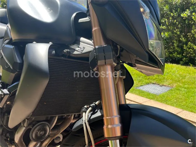 Kawasaki Z 750R – Vista 5