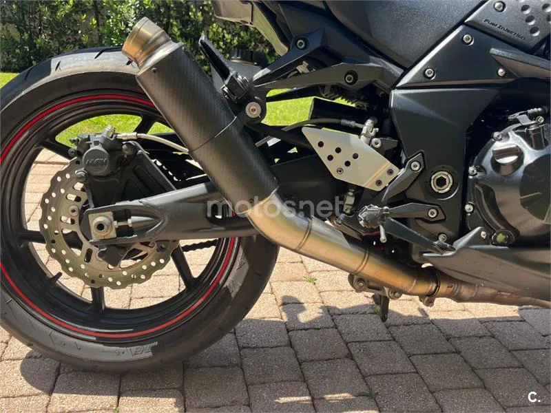 Kawasaki Z 750R – Vista 9