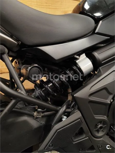 Kawasaki Versys – Vista 11