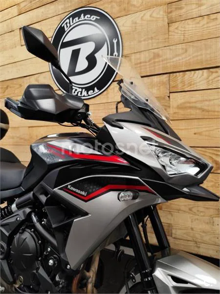 Kawasaki Versys – Vista 12