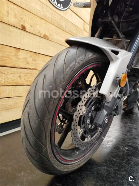 Kawasaki Versys – Vista 19