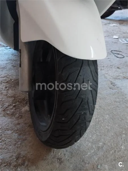 Piaggio X EVO 125 – Vista 4