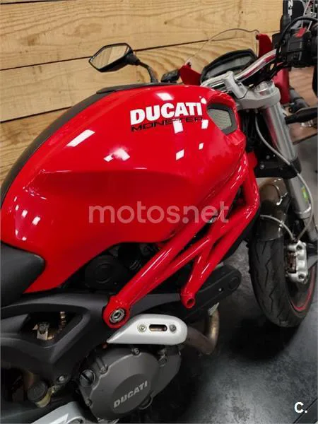Ducati Monster 696 – Vista 19