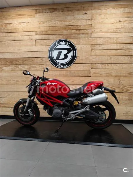 Ducati Monster 696 – Vista 3
